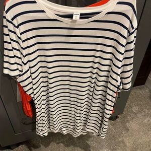 Old Navy short sleeve shirt